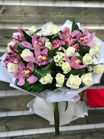 Букет цветов из: Розы и Хризантемы в Нижне-Чирской