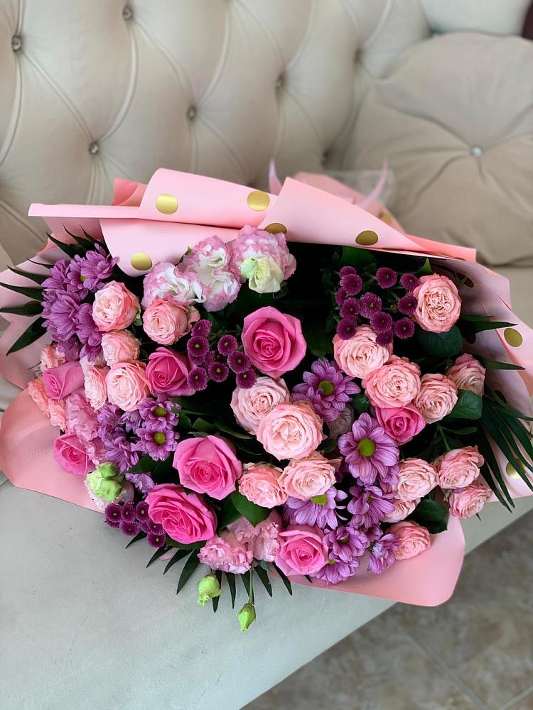 Букет цветов из: Хризантемы, Розы и Лизиантусы в Нижне-Чирской