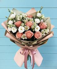 Букет цветов из:  Розы, Альстромерии и Лизиантусы в Нижне-Чирской