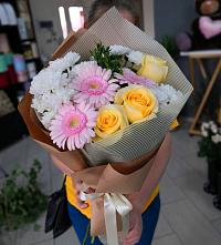 Букет цветов из:  Герберы, Розы и Хризантемы в Нижне-Чирской