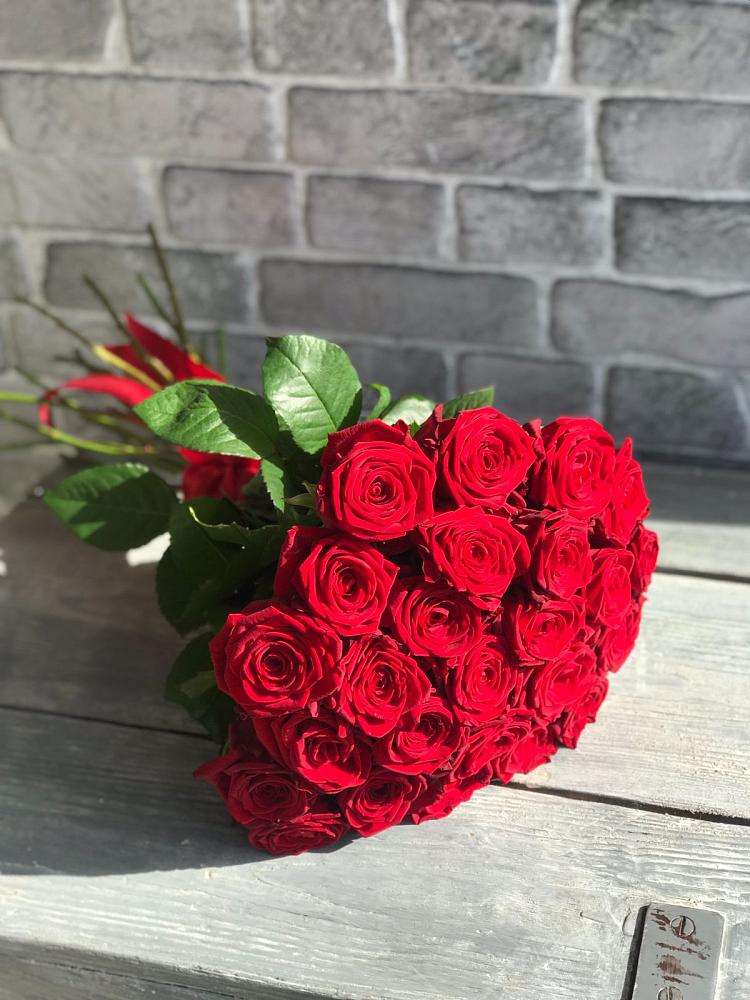 Букет Красные розы Фридом в Нижне-Чирской