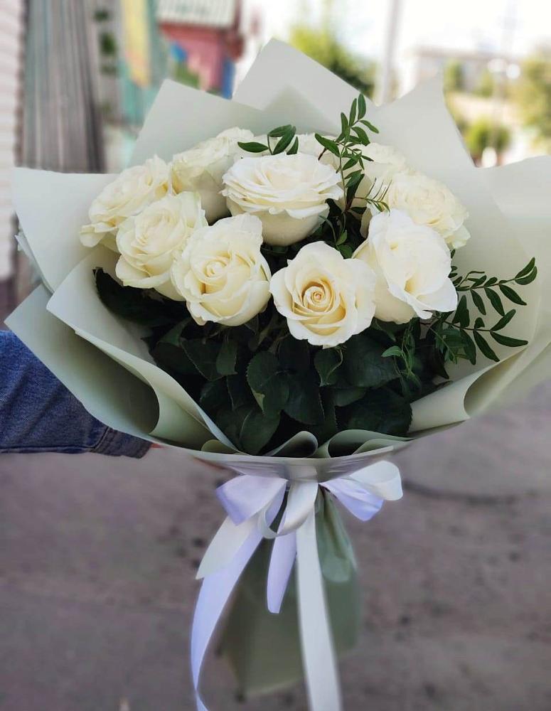 Букет Белые розы Проуд в Нижне-Чирской