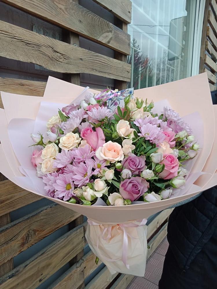 Букет цветов из: Розы и Хризантемы в Нижне-Чирской