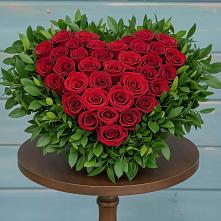 Цветочная композиция из Розы в виде сердца в Нижне-Чирской