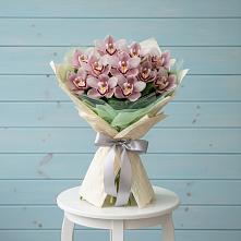 Букет цветов из:  Орхидеи и Розы в Нижне-Чирской