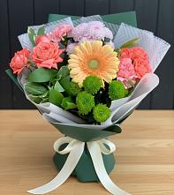 Букет цветов из:  Гвоздики, Розы, Герберы и Хризантемы в Нижне-Чирской