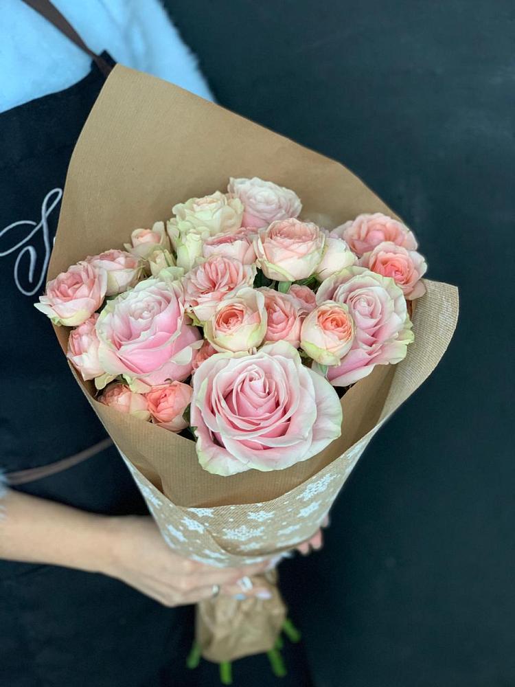 Букет цветов из: Хризантемы и Розы в Нижне-Чирской