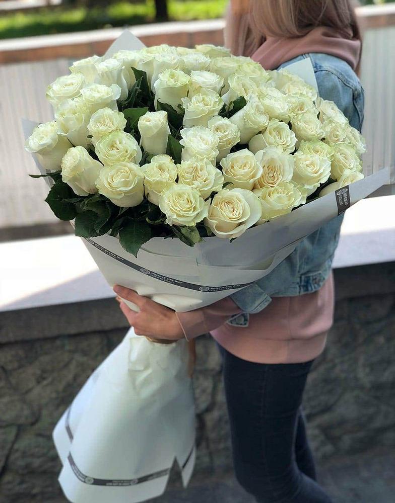 35 Белых роз в Нижне-Чирской Букет 35 Белых роз в Нижне-Чирской