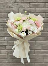 Букет цветов из:  Гвоздики, Розы, Лизиантусы и Хризантемы в Нижне-Чирской