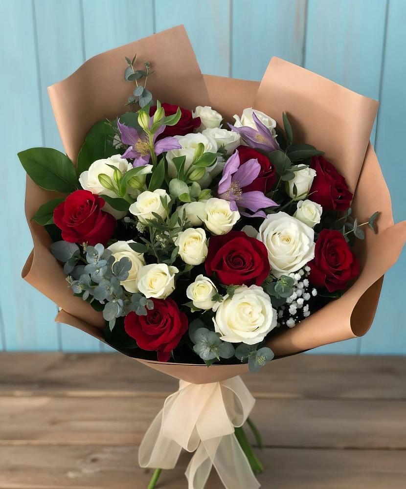 Букет цветов из: Розы и Альстромерии в Нижне-Чирской