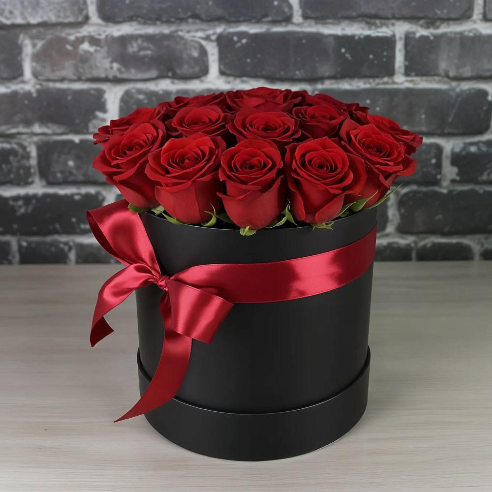 Цветочная композиция из Розы в шляпной коробке в Нижне-Чирской