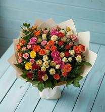Букет Микс из разноцветных кустовых роз в Нижне-Чирской