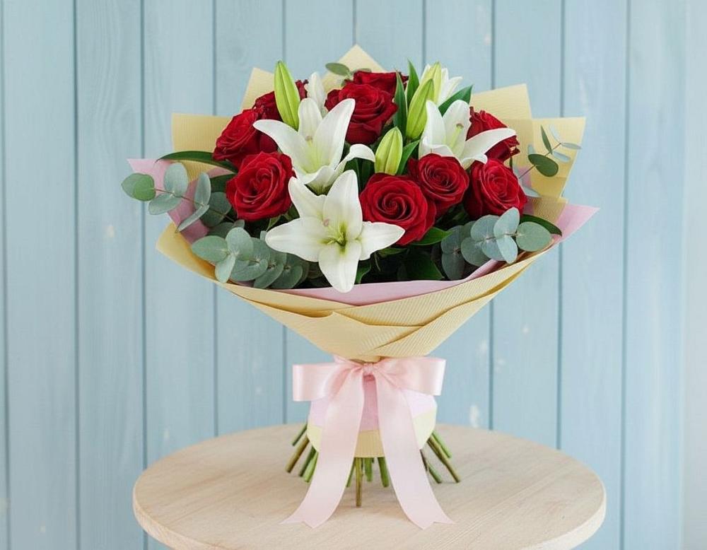 Букет цветов из: Лилии и Розы в Нижне-Чирской